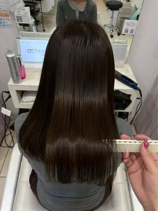 セミロング [髪質改善カラー] 佐藤唯花🦋のヘアスタイル