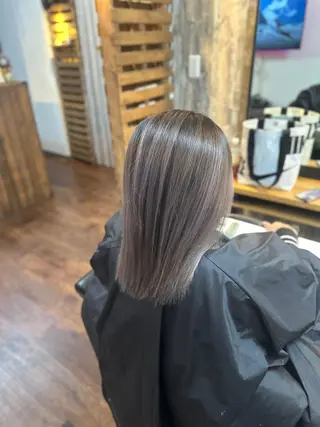 ミディアム カラー Luzir⭐︎ GEN⭐︎のヘアスタイル