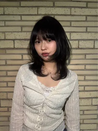 カラー uuna♱/ユウナ トレンドhair🩶のヘアスタイル