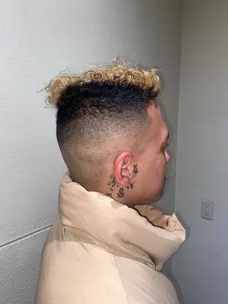 ショート カラー パーマ ヘアアレンジ メンズ The faderz barbershop所属・フェードモデル限定 🔥高円寺Maiのヘアスタイル