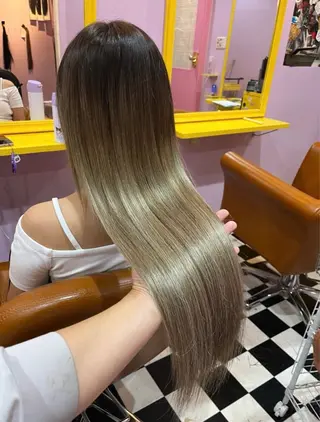 ロング シール＋ちび編み込み エクステ梅田🐨のヘアスタイル