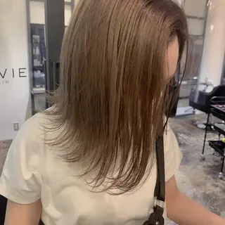 ミディアム カラー UMEDA FIGAROのヘアスタイル