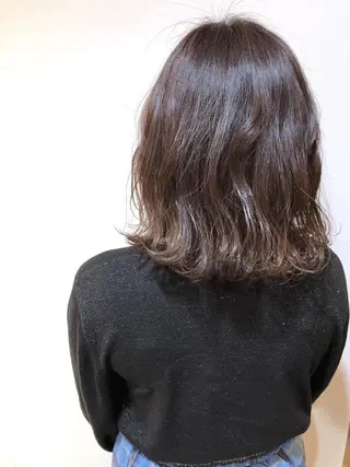 ミディアム カラー MIOベージュカラー 柔らかいカラーのヘアスタイル