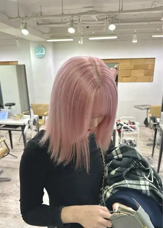 セミロング カラー 🦄ハイトーンカラー 🦄まるおしょうのヘアスタイル