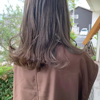 セミロング カラー 山本 知佳のヘアスタイル