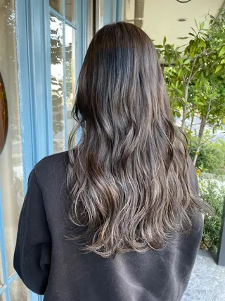 ロング 齋藤 樹里のヘアスタイル