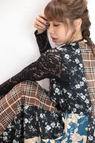 セミロング ヘアアレンジ ミドウチ アヤカのヘアスタイル