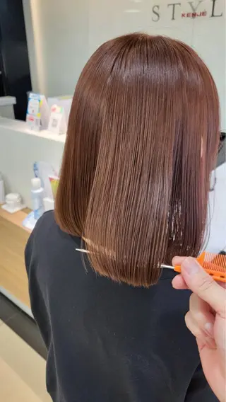 ミディアム パーマ 垢抜け小顔レイヤー オリーブ/スミレのヘアスタイル