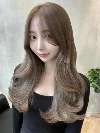 カラー セミロング ユイ☆ハイトーン ☆ブリーチデザインのヘアスタイル