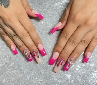 ネイル VIERU 🌈🎀💖のネイルデザイン