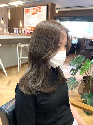 セミロング カラー パーマ ヘアアレンジ メンズ キッズ ネイル マツエク・マツパ アイブロウ 前川 朋香のヘアスタイル