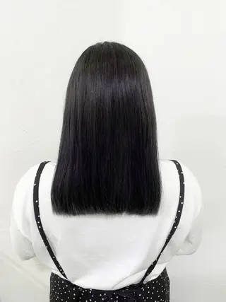 セミロング カラー 乳井 悠香のヘアスタイル