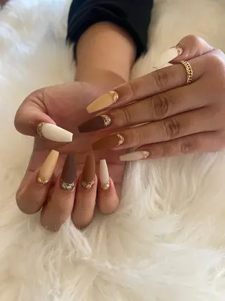 ネイル RÊVIA所属・RÊVIA (レヴィア)のネイルデザイン