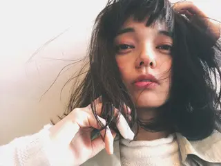 ミディアム カラー 山下 千明のヘアスタイル