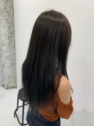 ロング カラー TAKUMI .のヘアスタイル