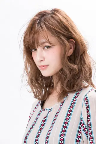 セミロング ヘアアレンジ ブリーチ/ハイトーン 天童市/SERINAのヘアスタイル