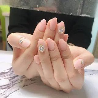 ネイル ガレンドウ 白澤 愛子のネイルデザイン