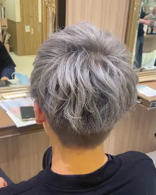 カラー メンズ 古川 琴美のヘアスタイル