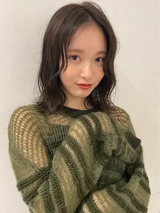 ミディアム カラー shiro.kobe 森彩華のヘアスタイル