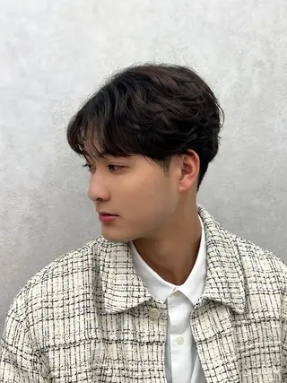 メンズ フェザーパーマ浦和 スパイキーショートのヘアスタイル