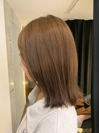 ミディアム カラー ベージュカラー🐑 レイヤー🤎塚原優芽のヘアスタイル