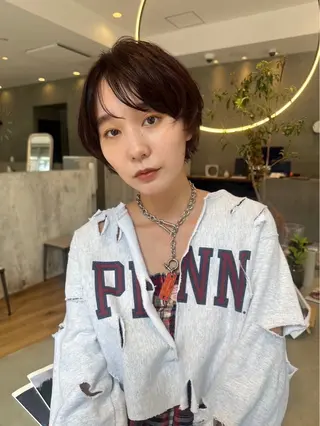 ショート まほ/レイヤーカット 🍒🤍透明感カラーのヘアスタイル