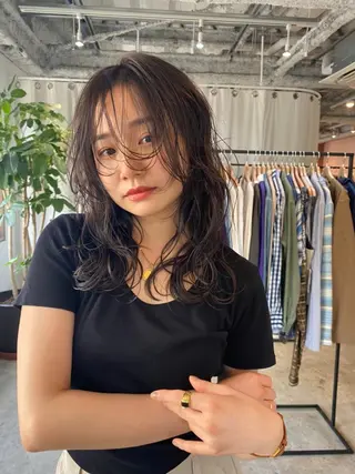 ミディアム カラー パーマ CEINE OURのヘアスタイル