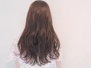 ロング カラー 伊藤 さやかのヘアスタイル