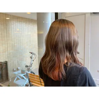 ロング カラー ツキダテ ユイのヘアスタイル