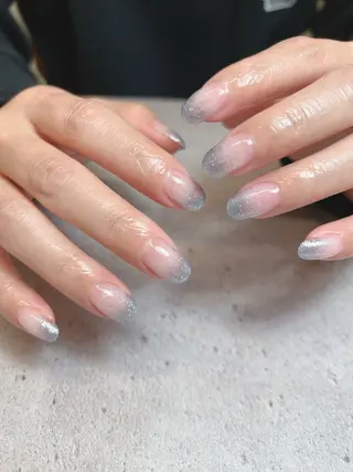 ネイル 透灯 TOUTOU 🪄のネイルデザイン