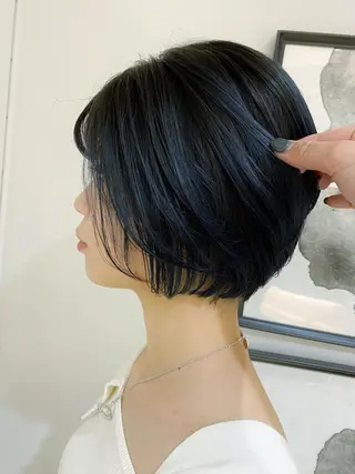 ショート カラー nailist mana𖤐´-のネイルデザイン