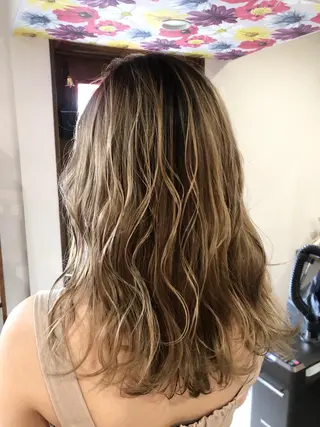 セミロング カラー レイヤーカット匠 イソザキノリユキのヘアスタイル