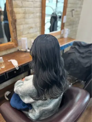 ロング カラー ヒナ/レイヤーカット 艶感ワンカラーのヘアスタイル