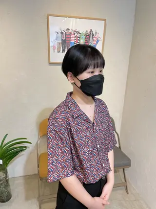 ショート カラー パーマ Takanishi くすみベージュカラーのヘアスタイル