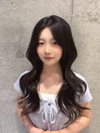 ロング カラー 韓国レイヤー透明感 カラーヨウスケのヘアスタイル