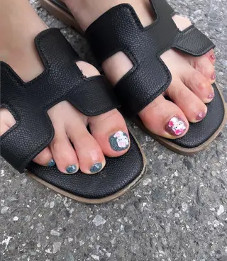 ネイル 鈴木 愛のネイルデザイン