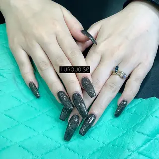 ネイル 個性派ネイルサロン 💅🏼ターコイズのネイルデザイン