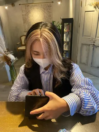 セミロング カラー 🦭☪️Azumi 縮毛矯正☪️🦭のヘアスタイル