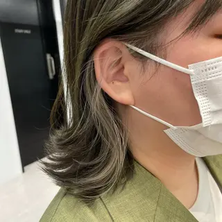 ショート カラー ハイトーンイヤ リングカラー清水隆央のヘアスタイル
