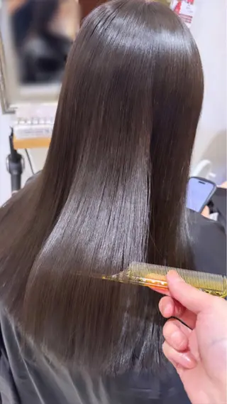 ロング カラー 宮良 かなでのヘアスタイル