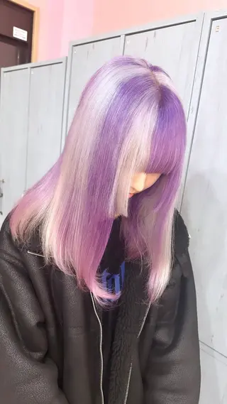 セミロング カラー 2次元カラー/ ブリーチMANATOのヘアスタイル