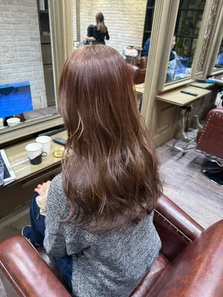 ロング カラー カットパーマ3000 円/水曜日モデルのヘアスタイル