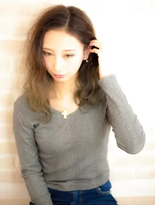 セミロング カラー Aujua ソムリエ 勝又舞夏のヘアスタイル