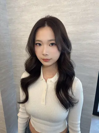 ロング カラー ヘアアレンジ 韓国レイヤーカット/ 儚げカラーチナツのヘアスタイル