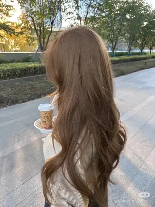 ロング 肌なじみベージュ 🦋azu🦋のヘアスタイル