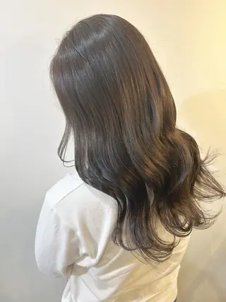 セミロング ayumi ／透明感カラーのヘアスタイル