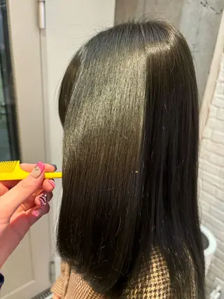 セミロング 🍎デザインカラー /カエデ🍎のヘアスタイル