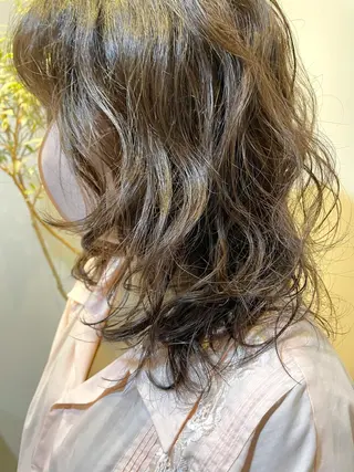 ミディアム パーマ レイヤー／似合わせ TAKUYAのヘアスタイル