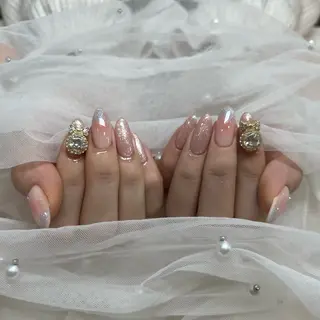 ネイル 🎀𝐶𝐻𝐼𝑆 𝐴𝑇𝑂🎀のネイルデザイン