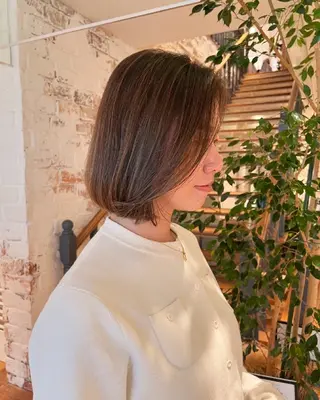 ショート カラー WARREN・TRICOMI NEW YORK 表参道店所属・ハイライト/白髪ぼか し/透明感/惇平のヘアスタイル